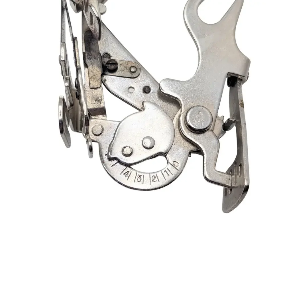 SINGER Vintage Ruffler Sewing Machine Attachment 1 6 12 Stitch Metal Foot Pleat